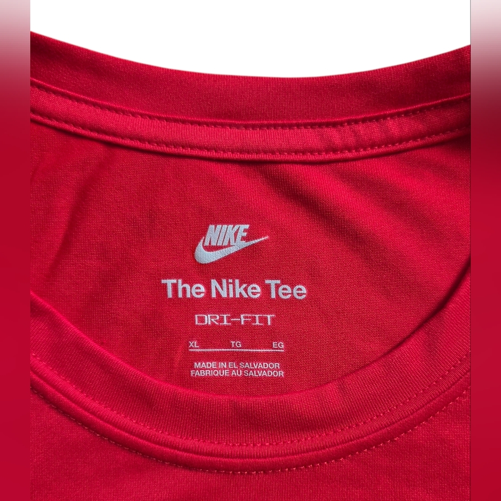 Nike NWT XL Red Dri Fit Performance Shirt Gym Shirt Extra Large - Picture 2 of 8